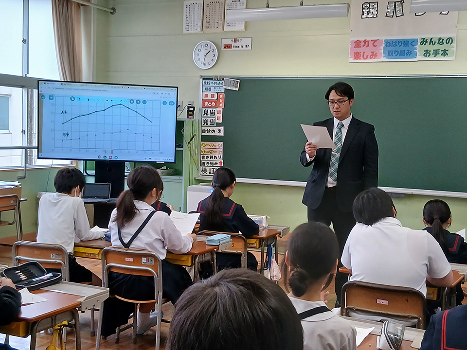 4年生の「きほんの時間」の様子（昼）